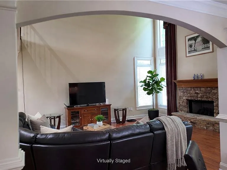 5722 Ashleigh Walk Dr — Photo 9