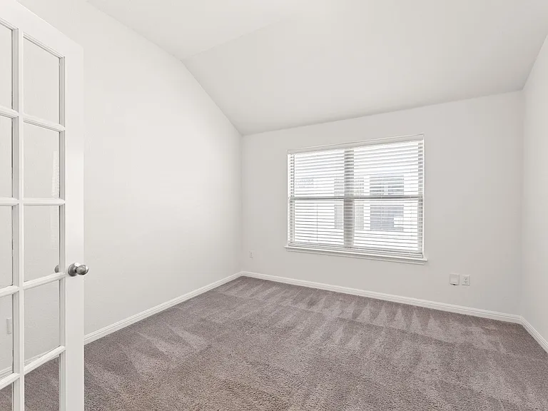 109 Finstown St — Photo 16