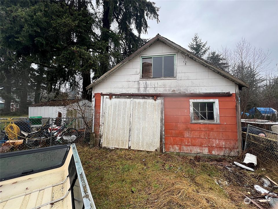 2nd image of 645 Sauk Avenue