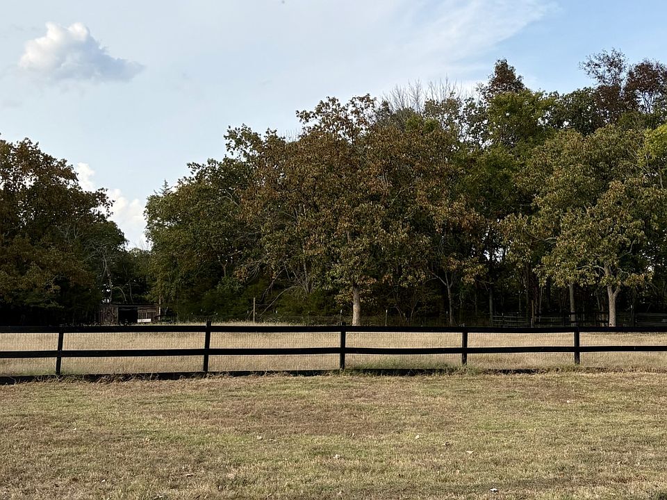 1st image of 134 Karen Dr