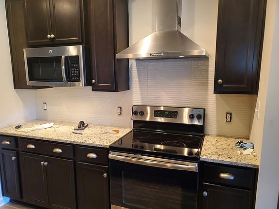 New tile backsplash installation