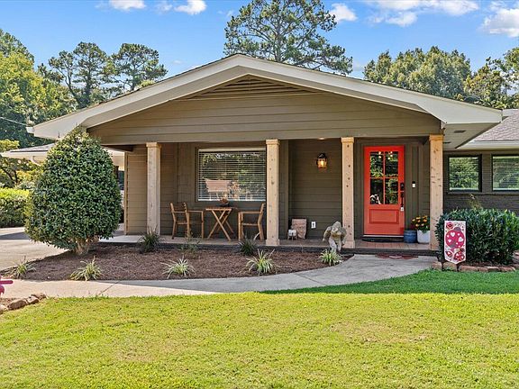 3rd image of 921 Hardwick Cir