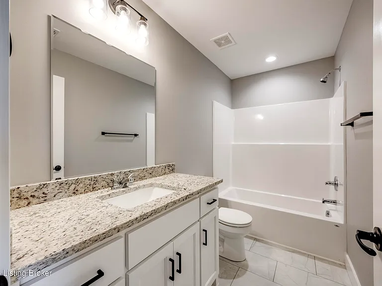 114 N Elm Grove Ave — Photo 40