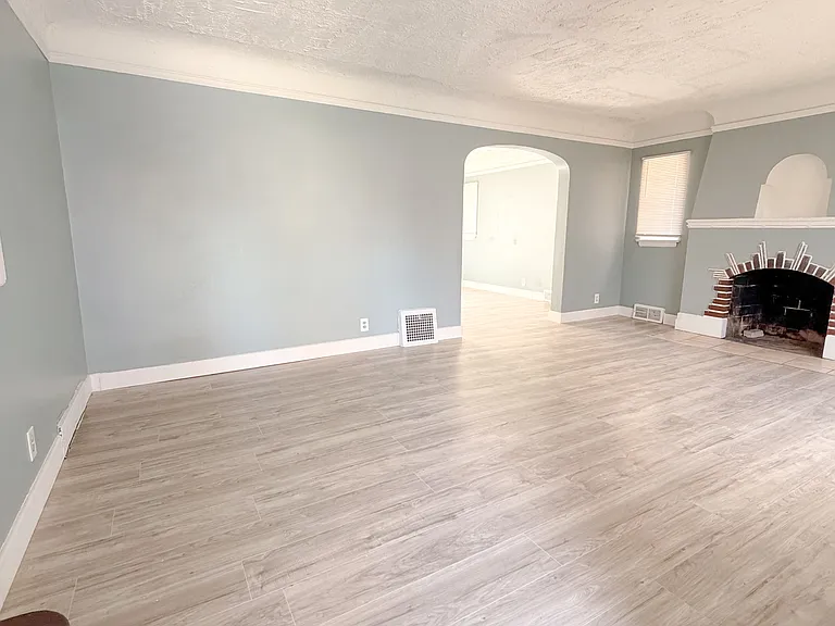 5267 Haverhill St — Photo 3