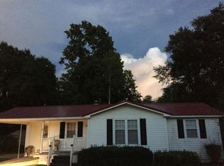 255 Frank Melvin Rd, Elizabethtown, NC 28337