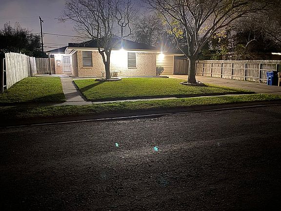3rd image of 4617 Branscomb Dr