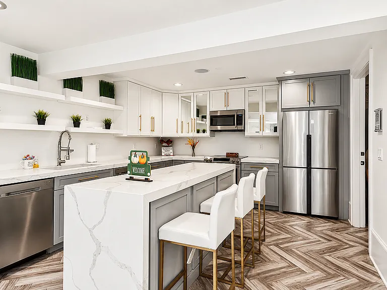 Clubhouse Kitchen