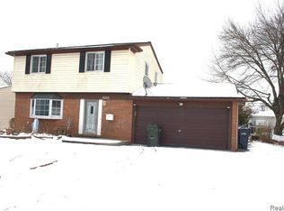 8452 Doncaster Dr, Sterling Heights, MI 48312