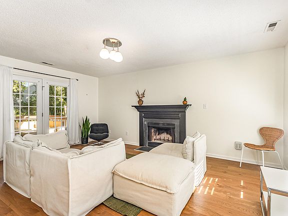 3rd image of 104 Forestchase Ct