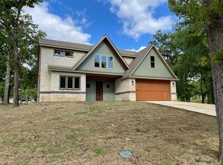 373 Saint Andrews Dr, Mabank, TX 75156