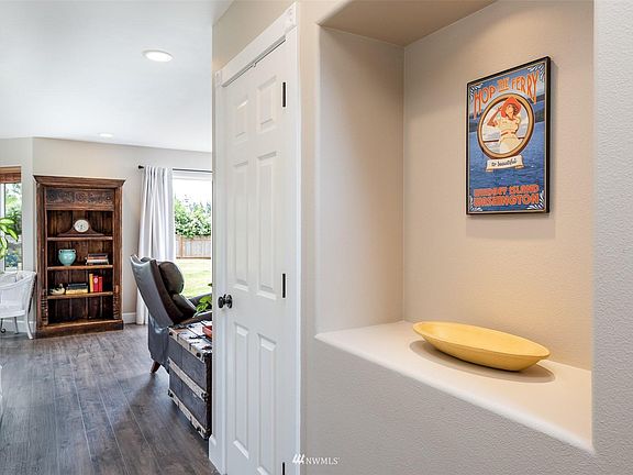 4th image of 1438 Admirals Dr