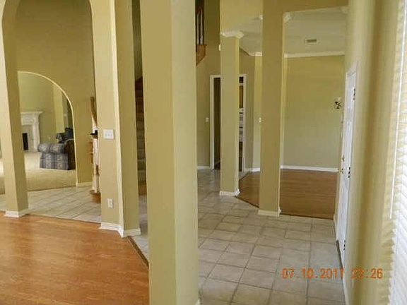 4th image of 2413 Highgate Dr