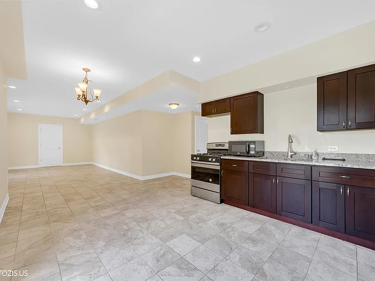 1906 Armwood Ln — Photo 36