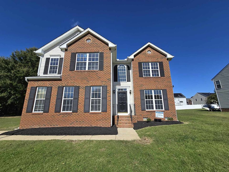 1st image of 1300 Woodside Mews
