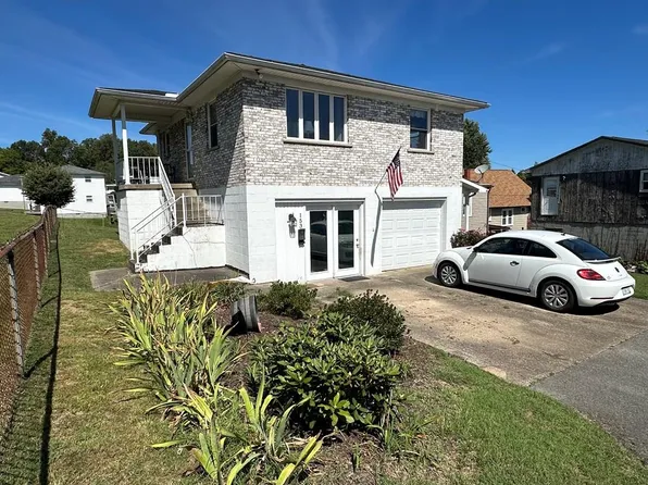 153 Duncan Ave, Oak Hill, WV 25901