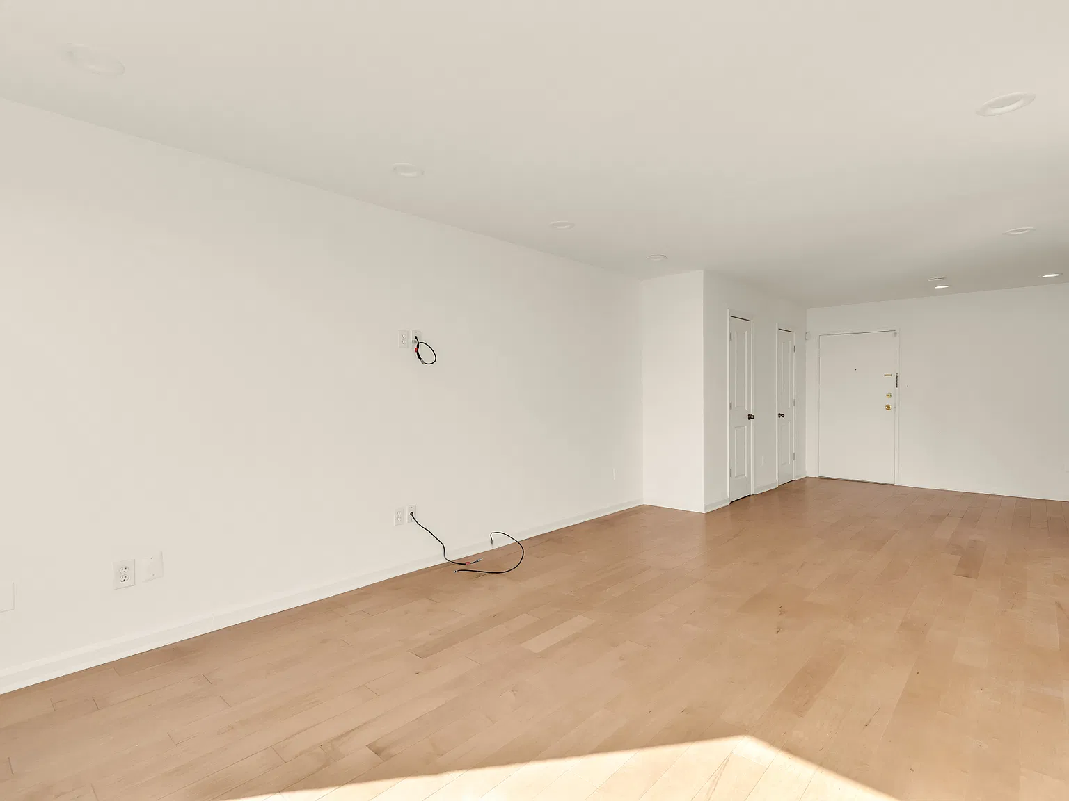 1 bed, 750 sqft, $2,300 — Photo 2