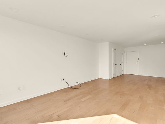 5th image of 3114 Wisconsin Ave NW