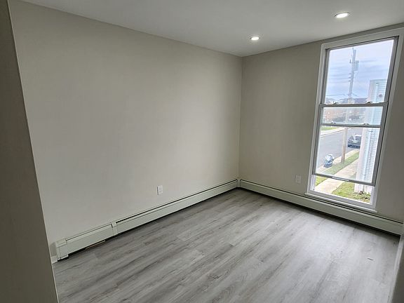 3rd image of 1809B Mississippi Ave #B