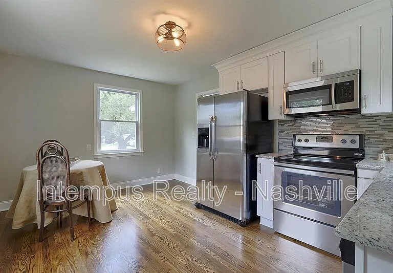 98 Oriel Ave — Photo 7