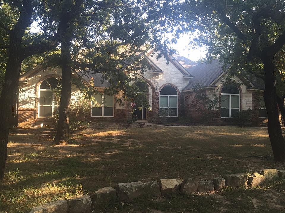 1st image of 104 Sandra Palmer St