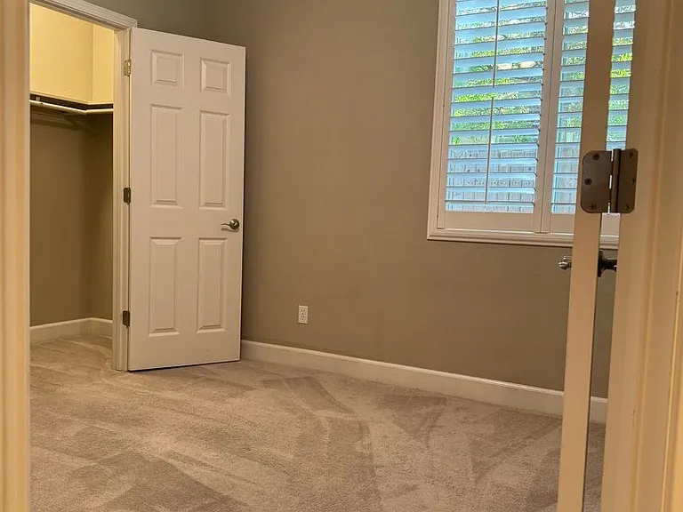 576 Sutherland Ranch Ln — Photo 18