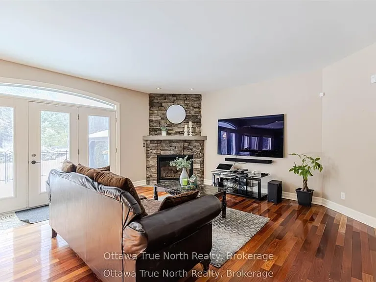 1530 Lords Manor Ln — Photo 7