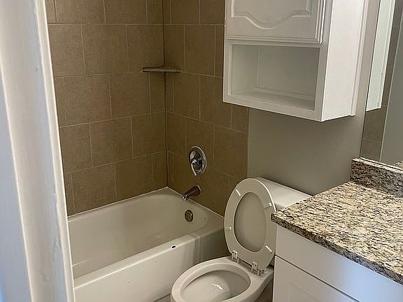 3rd image of 437 Conger Dr