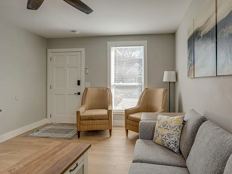 1214 Pennock Ave #1 — Photo 8