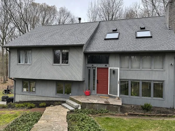 (undisclosed Address), East Greenwich, RI 02818