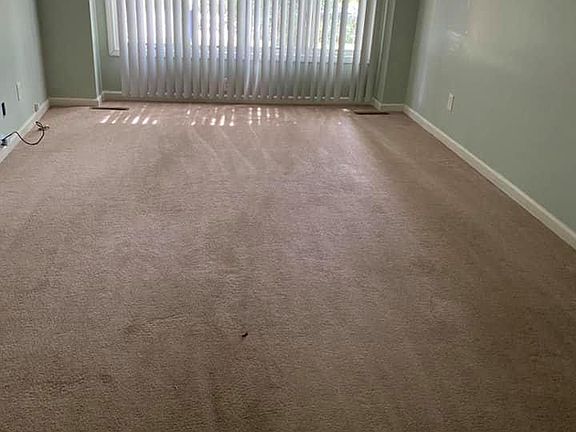 4th image of 3906 E 123rd Ter APT B