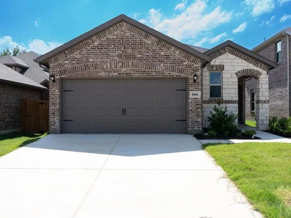 1004 King St, Aubrey, TX 76227