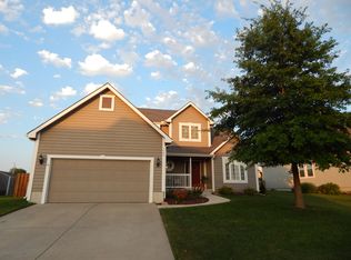 1424 Briarwood Ct, Eudora, KS 66025
