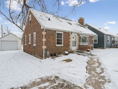 447 19th St NW, Cedar Rapids, IA, 52405