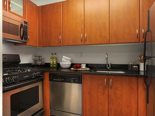 222 East 34th Street 1511 image 7 of 7