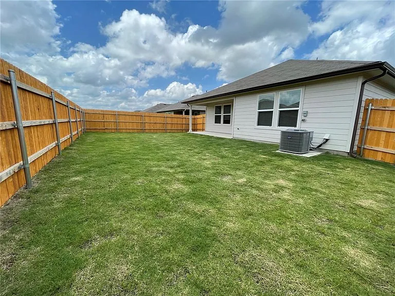 128 Hazel Grv — Photo 19