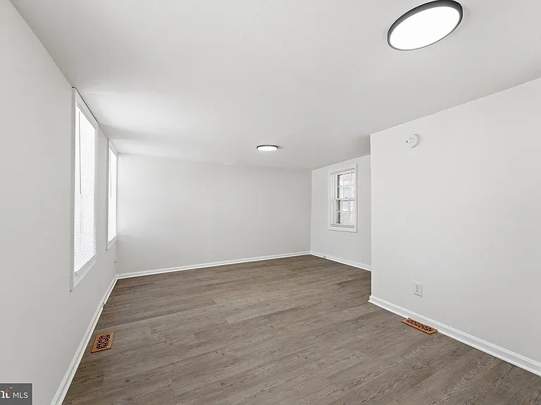 424 N Bentz St — Photo 5