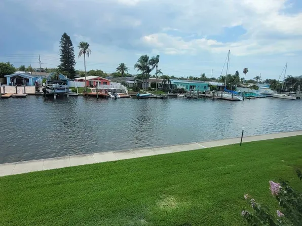 4542 Garnet Dr Unit 204, New Port Richey, FL 34652