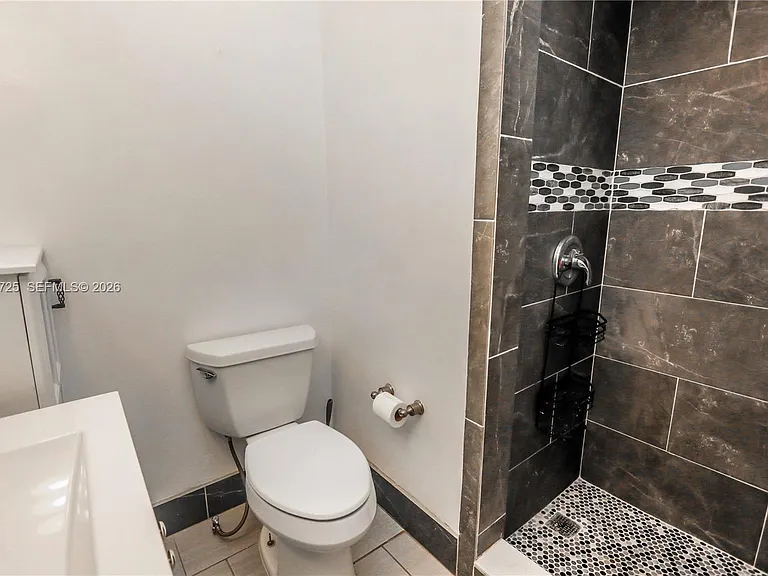706 S 19th Ave — Photo 27