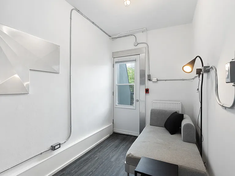 257 York St #253 — Photo 38