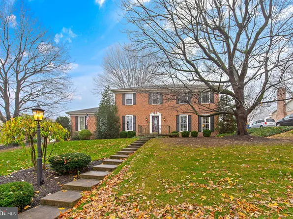 3717 Silverwood Dr, York, PA 17402