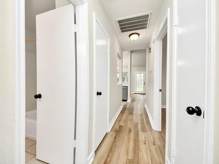 8447 Lake Crystal Dr — Photo 15