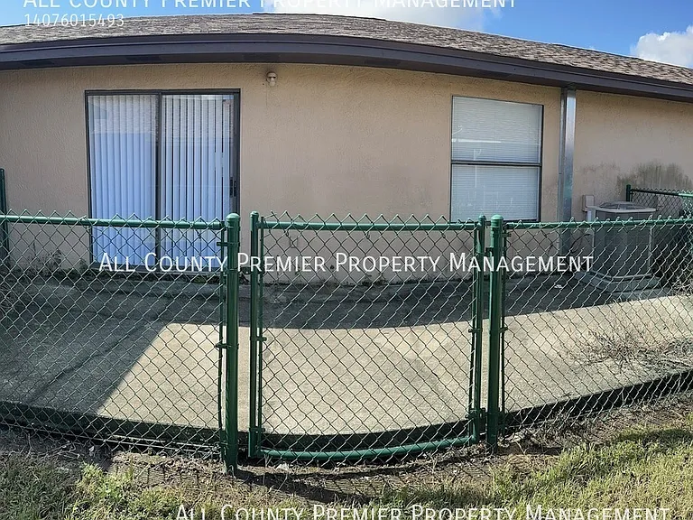 2021 Caribbean Dr S — Photo 10