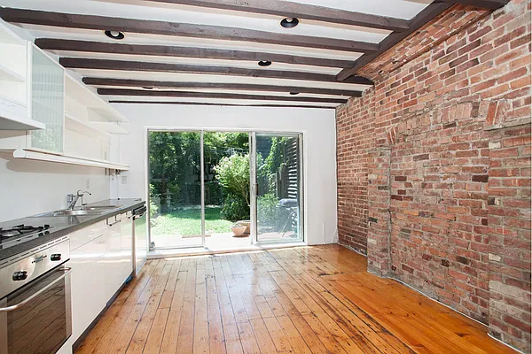 Rented by Stribling | media 9