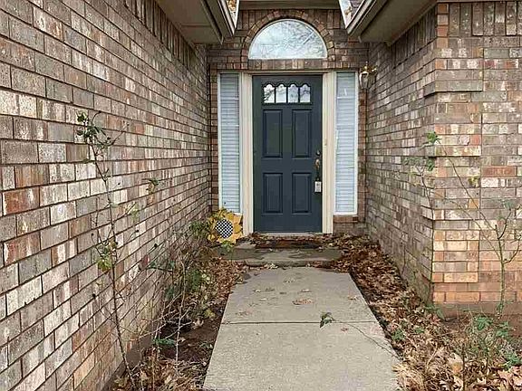 2nd image of 2403 McNiel Ave
