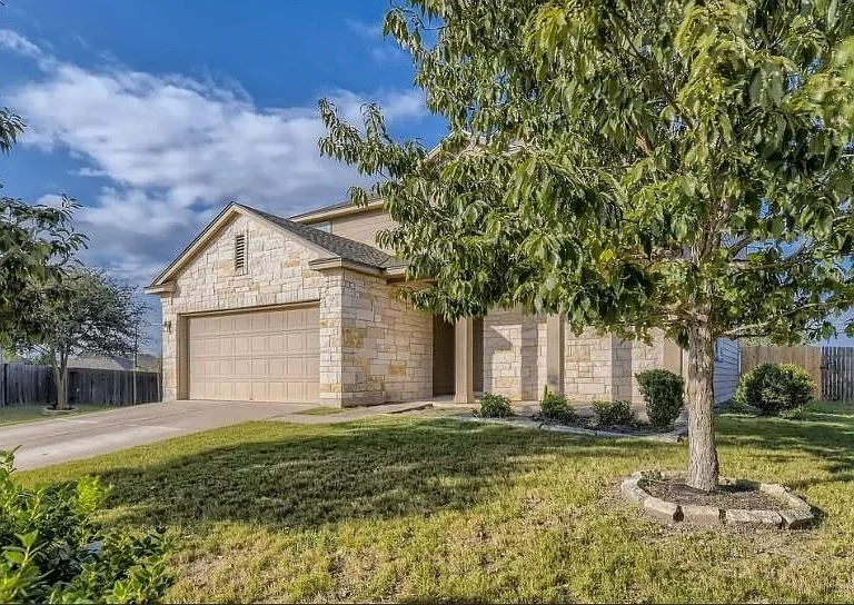 301 Comal Run — Photo 3