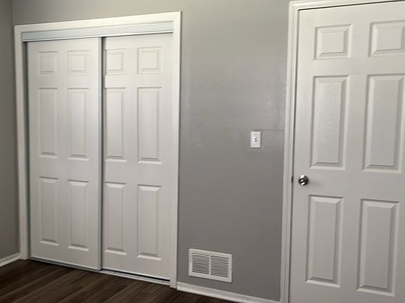 5th image of 2050 Hebron Ave