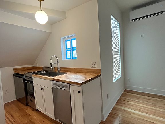 4th image of 132 King St #4