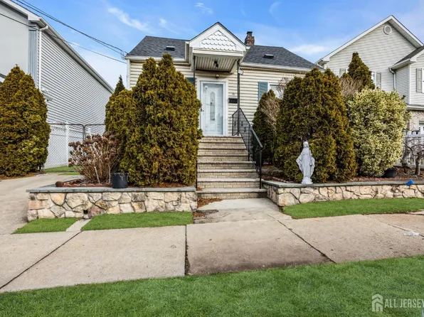 16 Sharot St, Carteret, NJ 07008