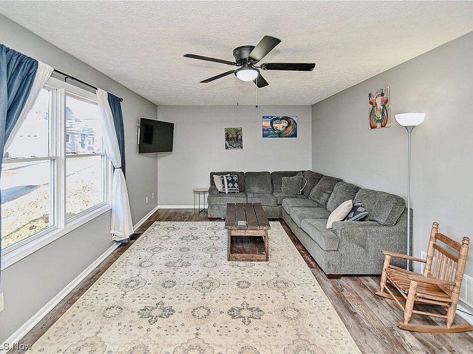 2626 Monroe St, Lakemore, OH 44250 Zillow