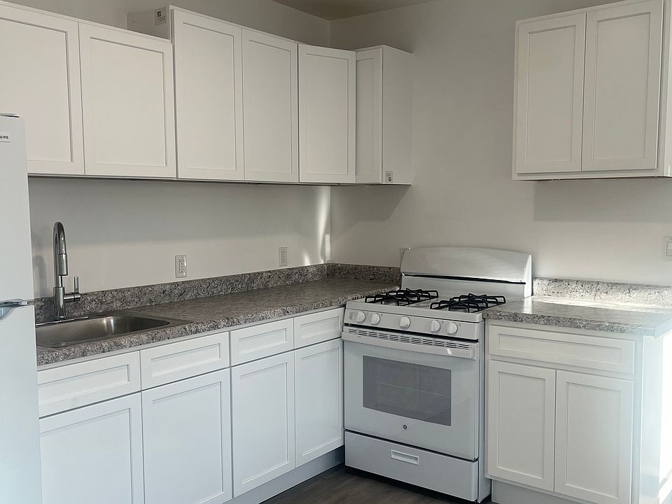 1st image of 654 Park St #2E